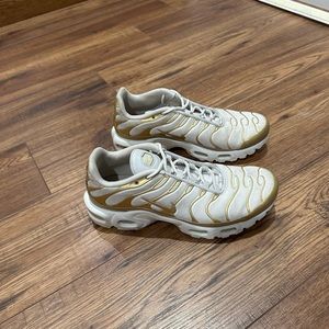 Air Max Plus - 7.5 women’s size